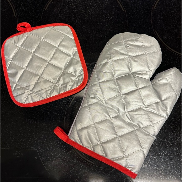 NWT Oven mitt pot holder hot pad quilted Home kitchen essentials - Picture 3 of 5
